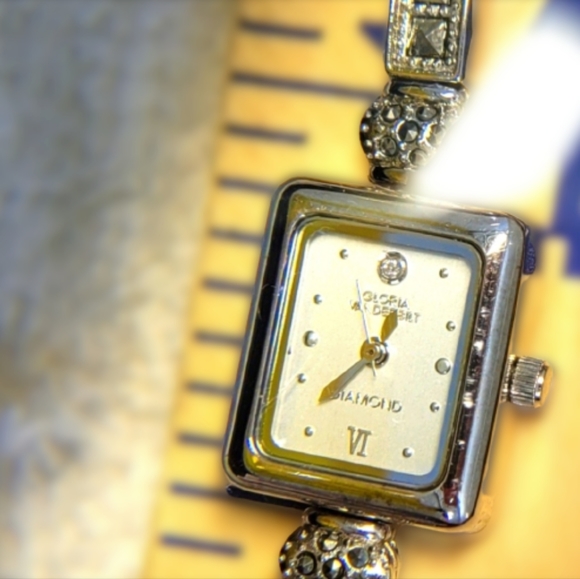 •𝙂𝙇𝙊𝙍𝙄𝘼 𝙑𝘼𝙉𝘿𝙀𝙍𝘽𝙄𝙇𝙏•𝙒𝘼𝙏𝘾𝙃• - Picture 6 of 15